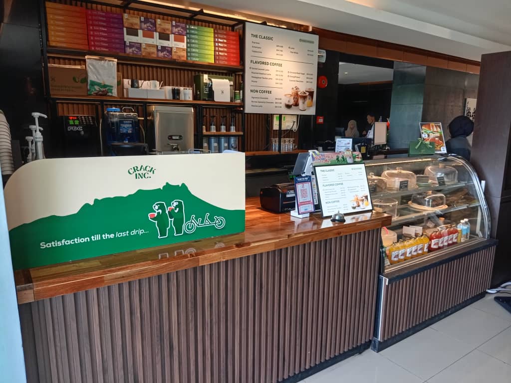 Crack Inc. Cafe Lahad Datu